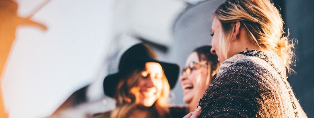 海外インターンシップでの友達の作り方！おすすめアプリもご紹介