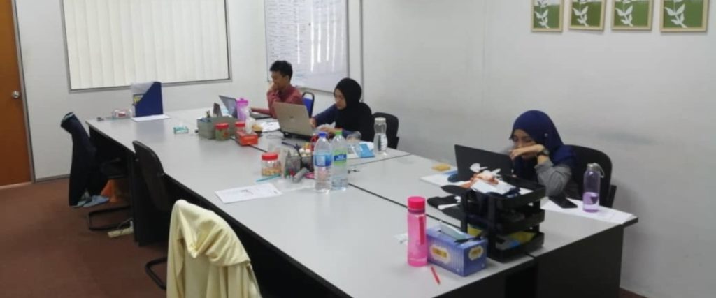 ウェブ制作会社で営業マーケティングインターンを募集